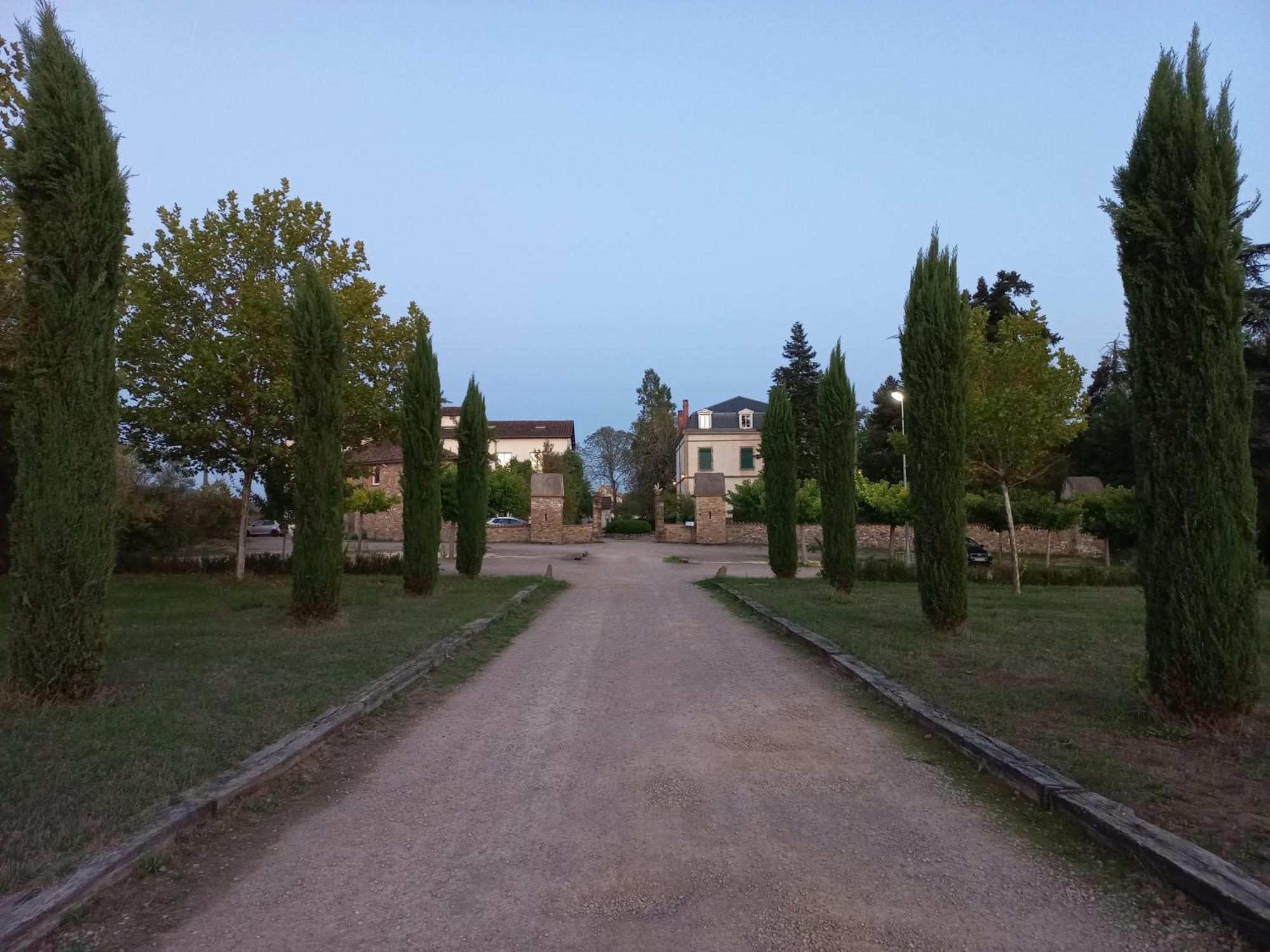 Hotel La Metairie 2 Etoiles Cordes-sur-Ciel Exterior photo